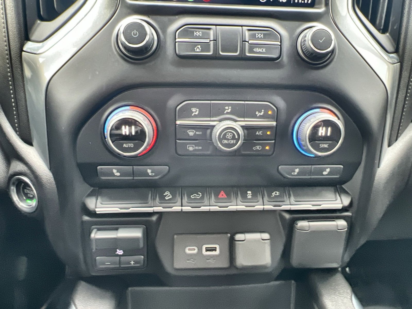 Used 2022 Chevrolet Silverado 2500 LT w/ Convenience Package image 20