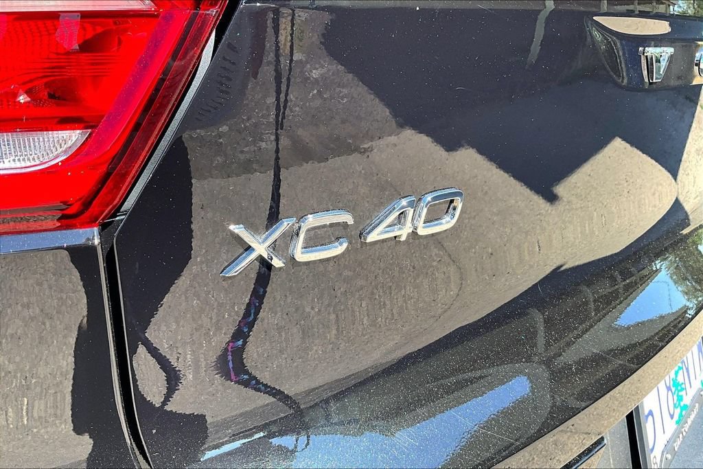 Used 2021 Volvo XC40 P8 Recharge w/ Advanced Package AWD/4WD image 33