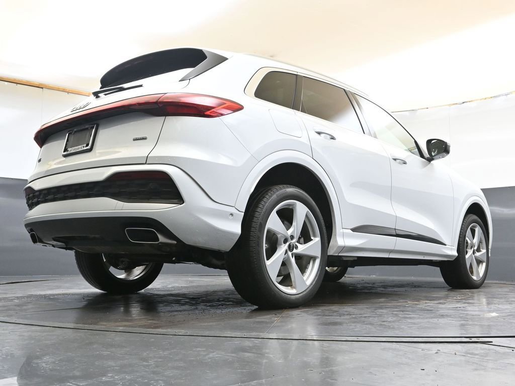 Used 2025 Audi Q5 Premium Plus w/ Premium Plus image 41