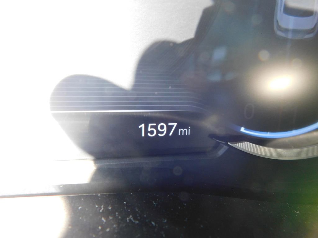 Used 2026 Genesis G70 2.5T Prestige image 33