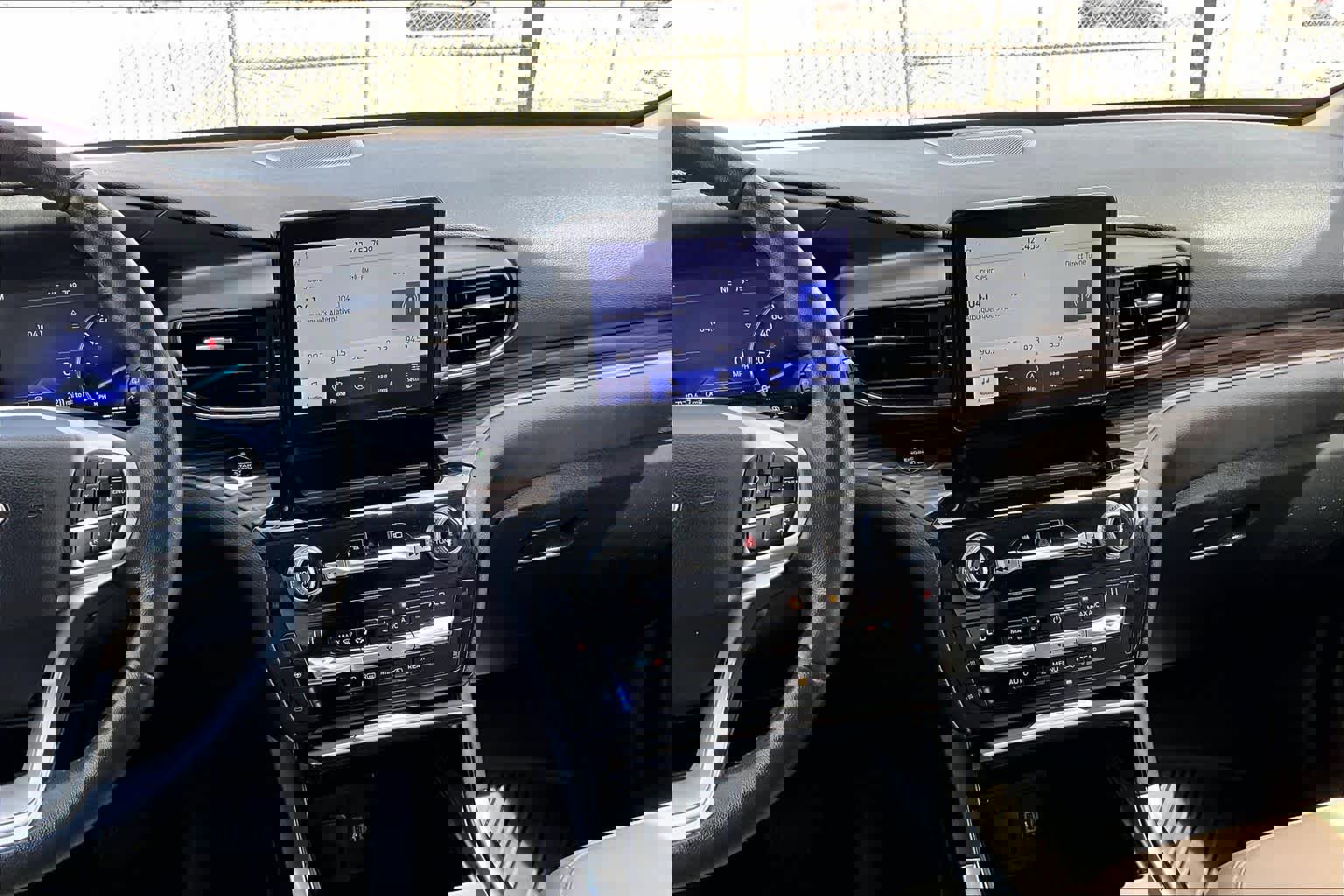 Used 2021 Ford Explorer Limited image 7