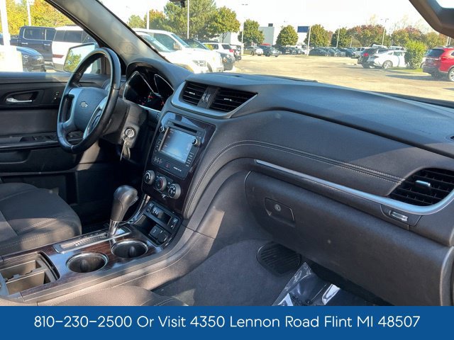 Used 2015 Chevrolet Traverse LT FWD image 28