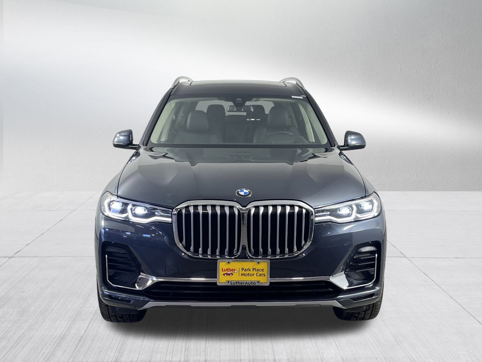 Used 2022 BMW X7 xDrive40i w/ Premium Package image 2