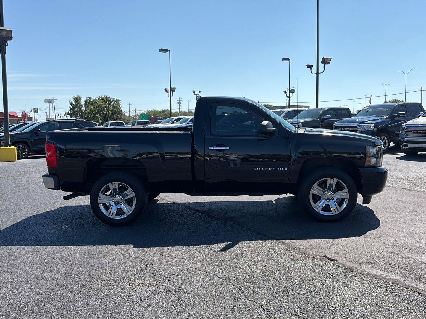 Used 2007 Chevrolet Silverado 1500 W/T AWD/4WD image 6