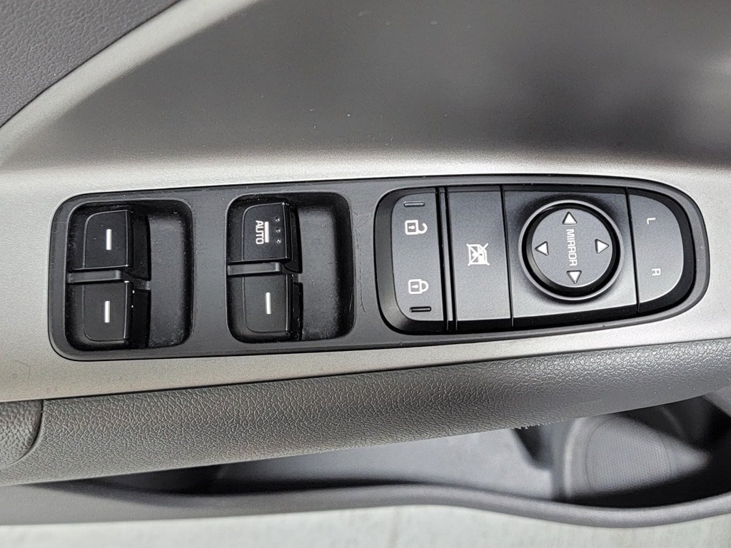 Used 2019 Kia Niro LX FWD image 27
