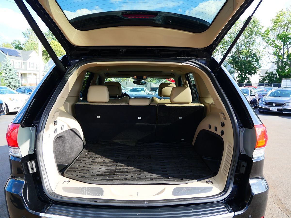 Used 2018 Jeep Grand Cherokee Limited AWD/4WD image 32