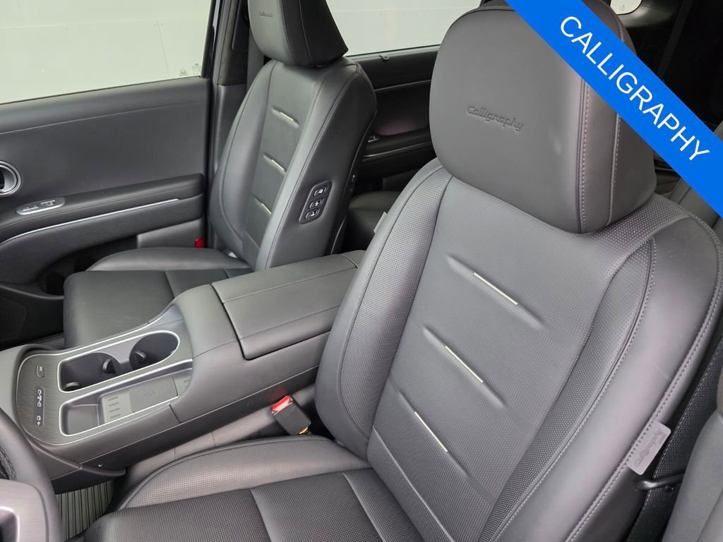 Used 2026 Hyundai Palisade Calligraphy image 11