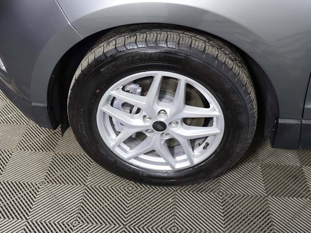 Used 2024 Ford Edge SEL w/ Convenience Package image 16