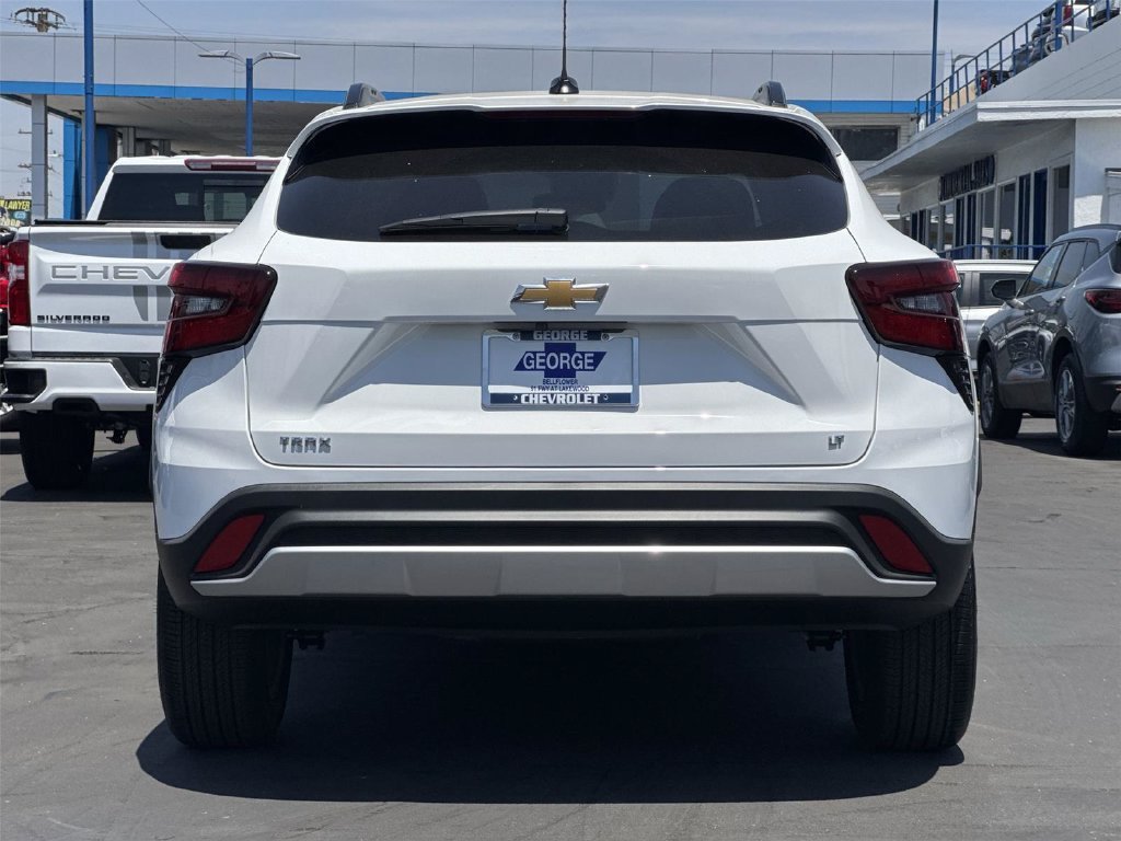 New 2026 Chevrolet Trax LT FWD image 6