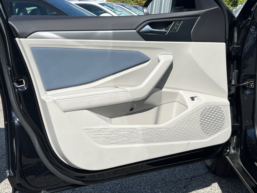 New 2025 Volkswagen Jetta SE image 14