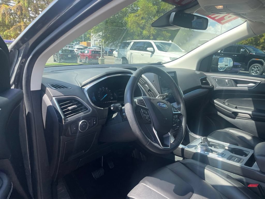 Used 2021 Ford Edge Titanium AWD/4WD image 9