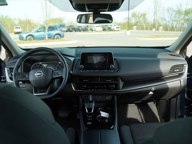 Used 2025 Nissan Rogue SV FWD image 26