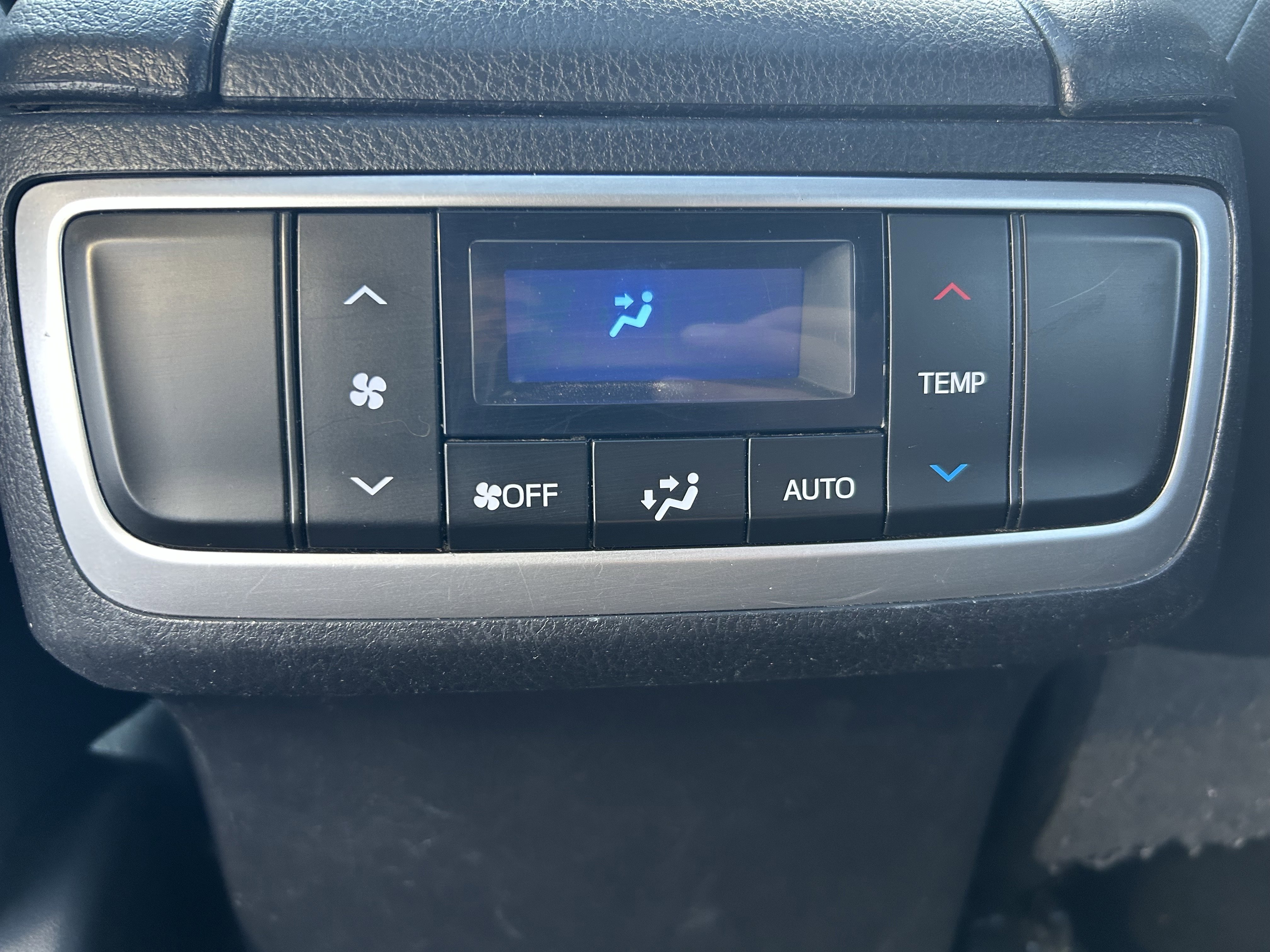 Used 2017 Toyota Highlander Limited AWD/4WD image 20