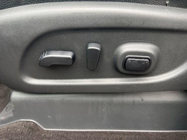 Used 2018 Nissan Titan SL w/ Midnight Edition image 26