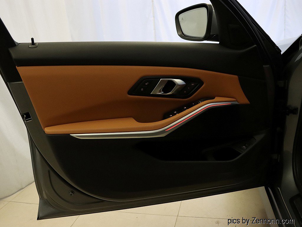 Used 2025 BMW 330i xDrive Sedan w/ M Sport Package image 23