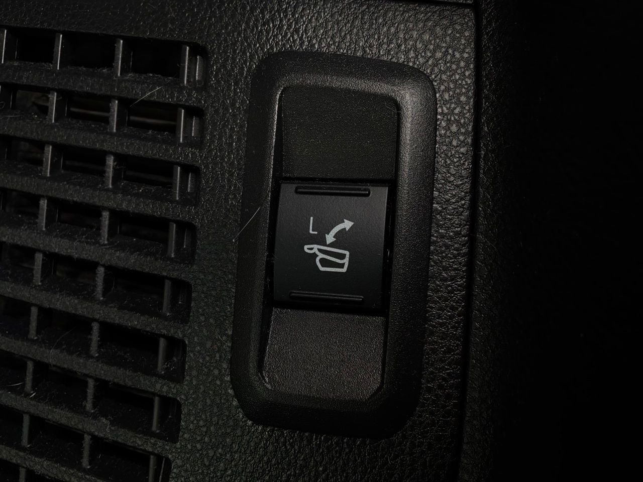 Used 2024 Toyota Sequoia Capstone AWD/4WD image 17