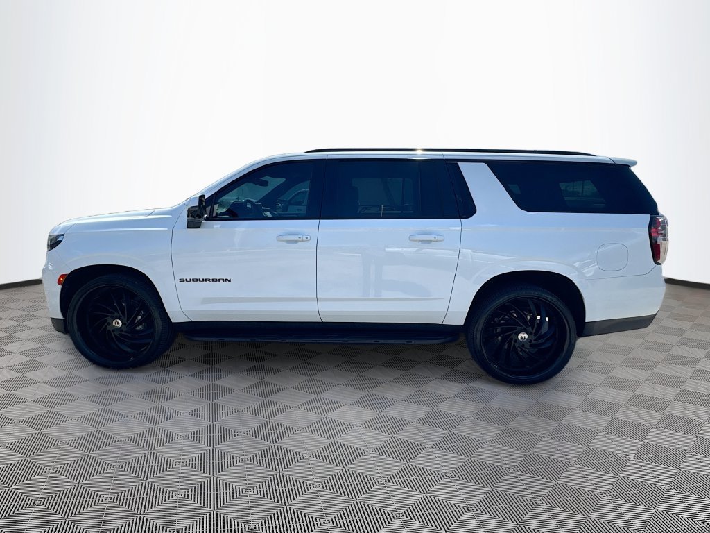 Used 2022 Chevrolet Suburban RST w/ Luxury Package AWD/4WD image 9
