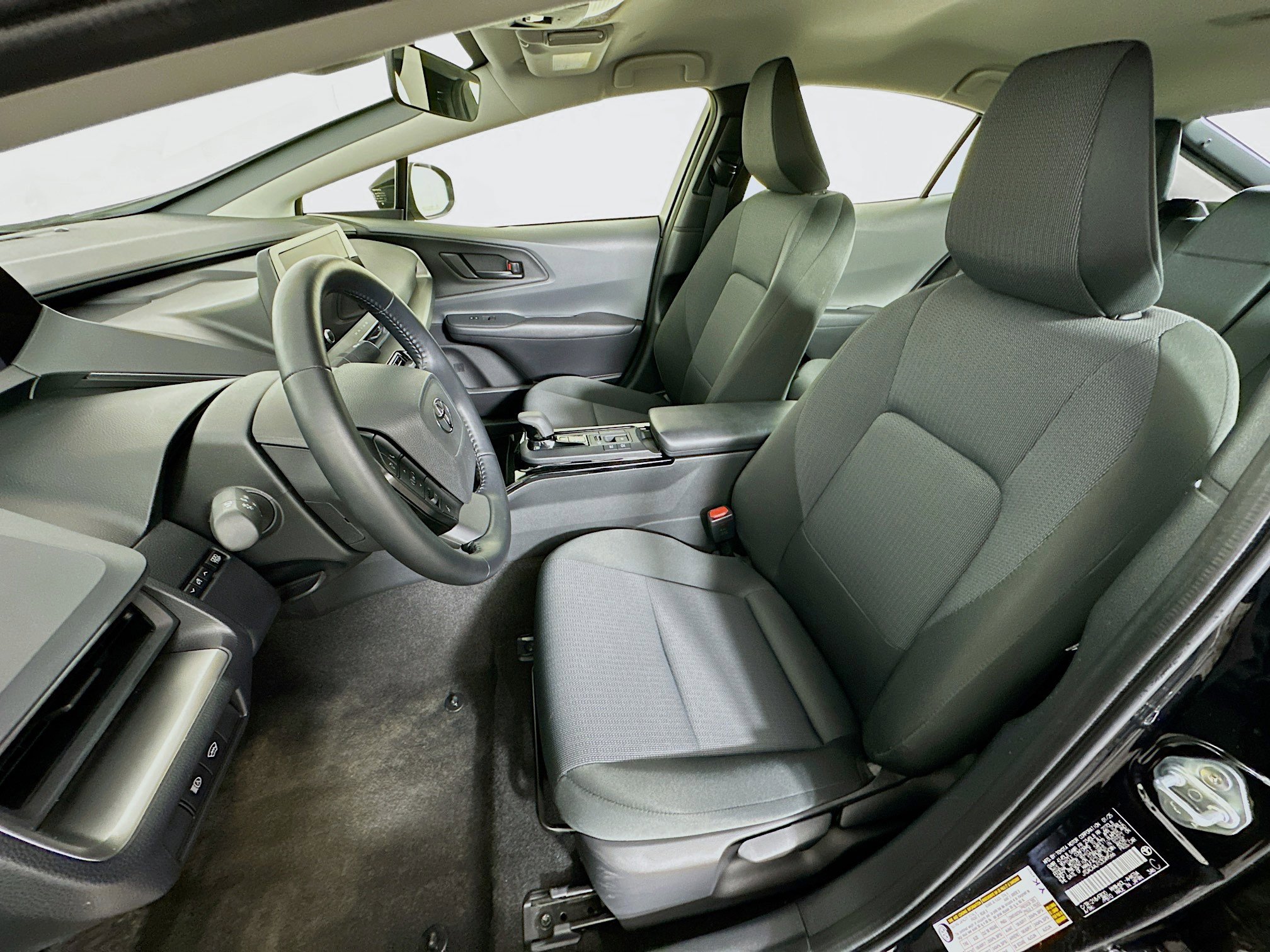 Used 2025 Toyota Prius LE image 13