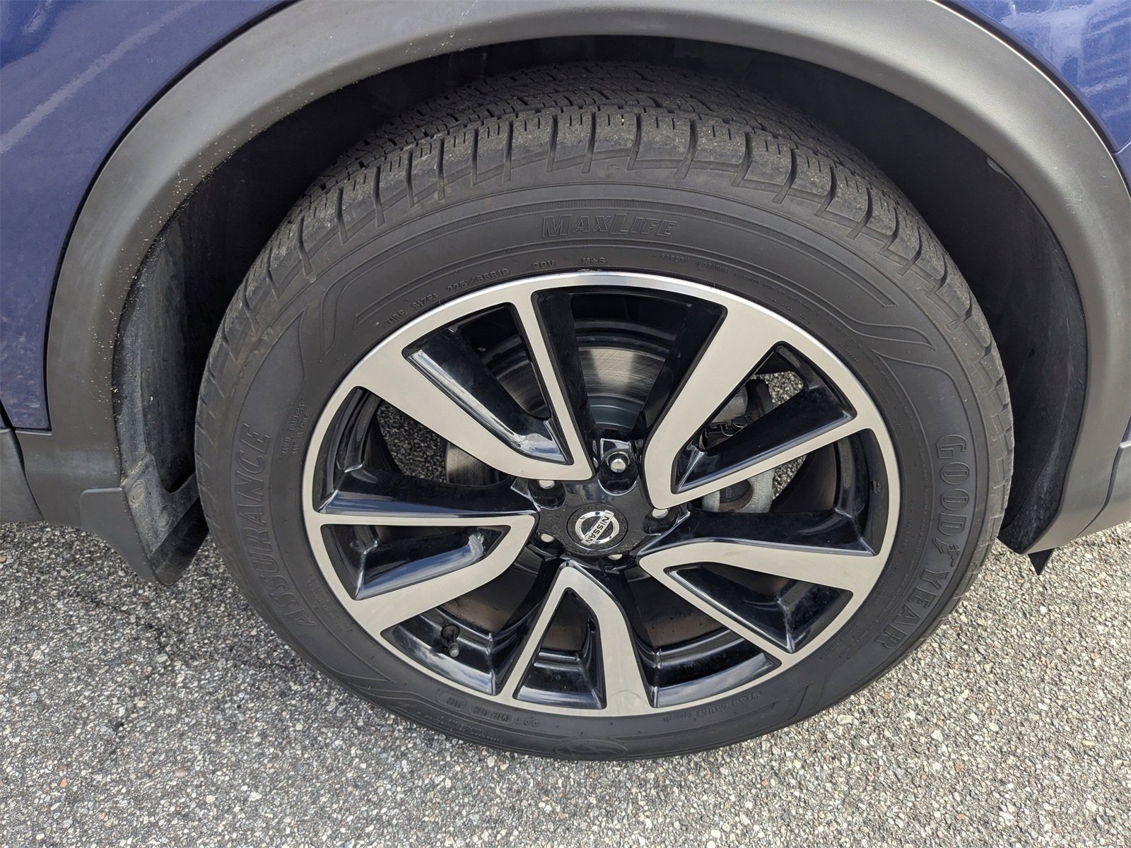 Used 2019 Nissan Rogue Sport SL w/ Premium Package image 11