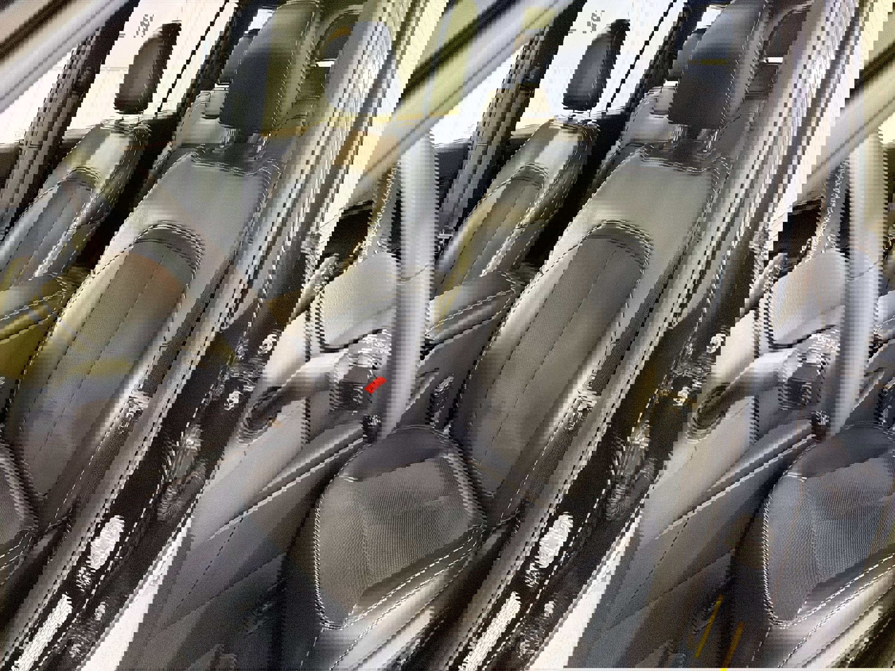 Used 2023 Jeep Grand Cherokee L Laredo image 10