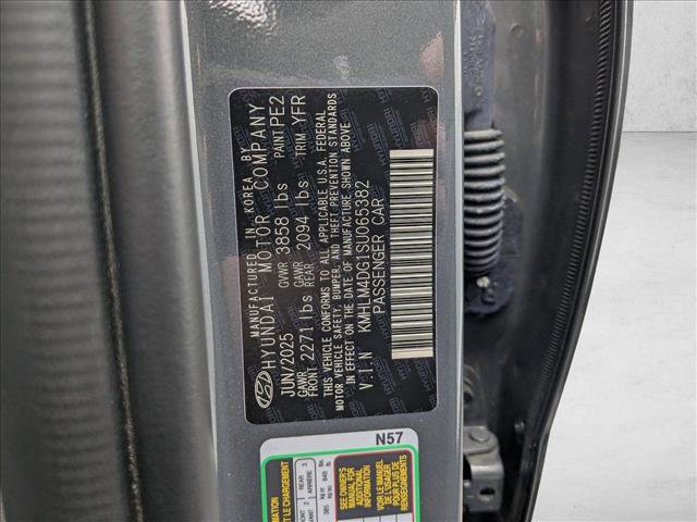 Used 2025 Hyundai Elantra Sport FWD image 23