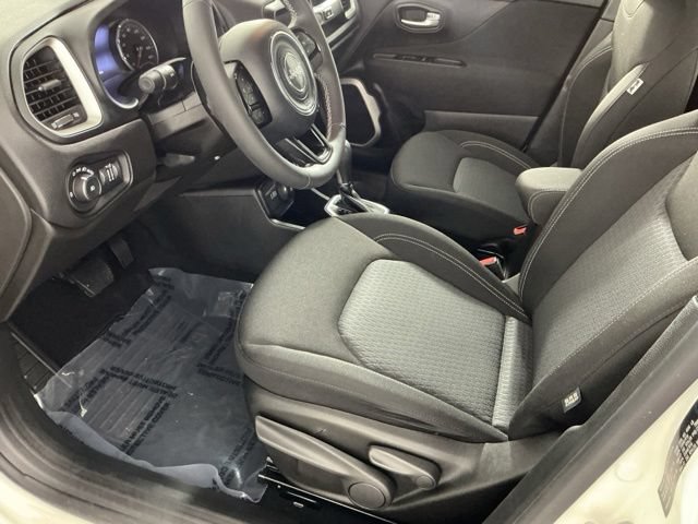 Used 2021 Jeep Renegade Latitude AWD/4WD image 8
