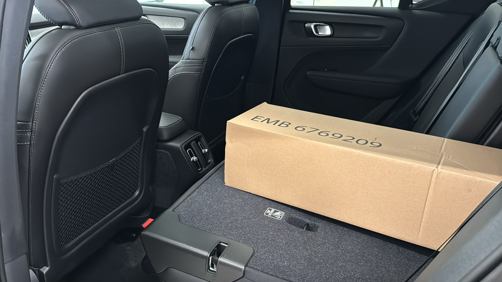 New 2026 Volvo XC40 B5 Ultra w/ Climate Package AWD/4WD image 27