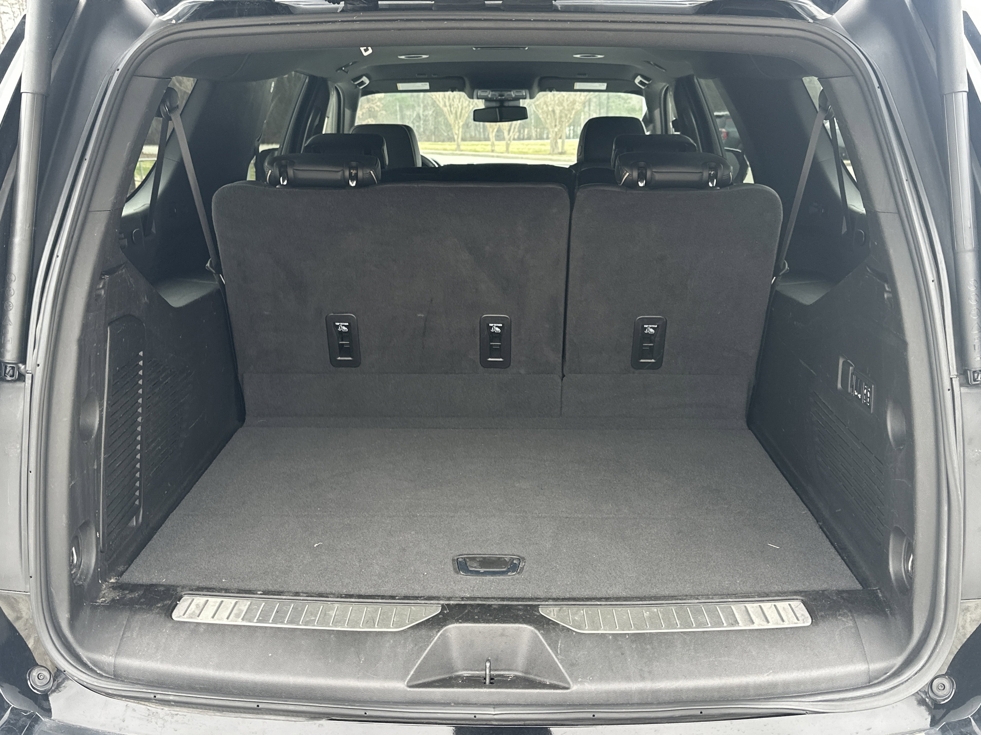 Used 2024 Chevrolet Suburban Premier image 18