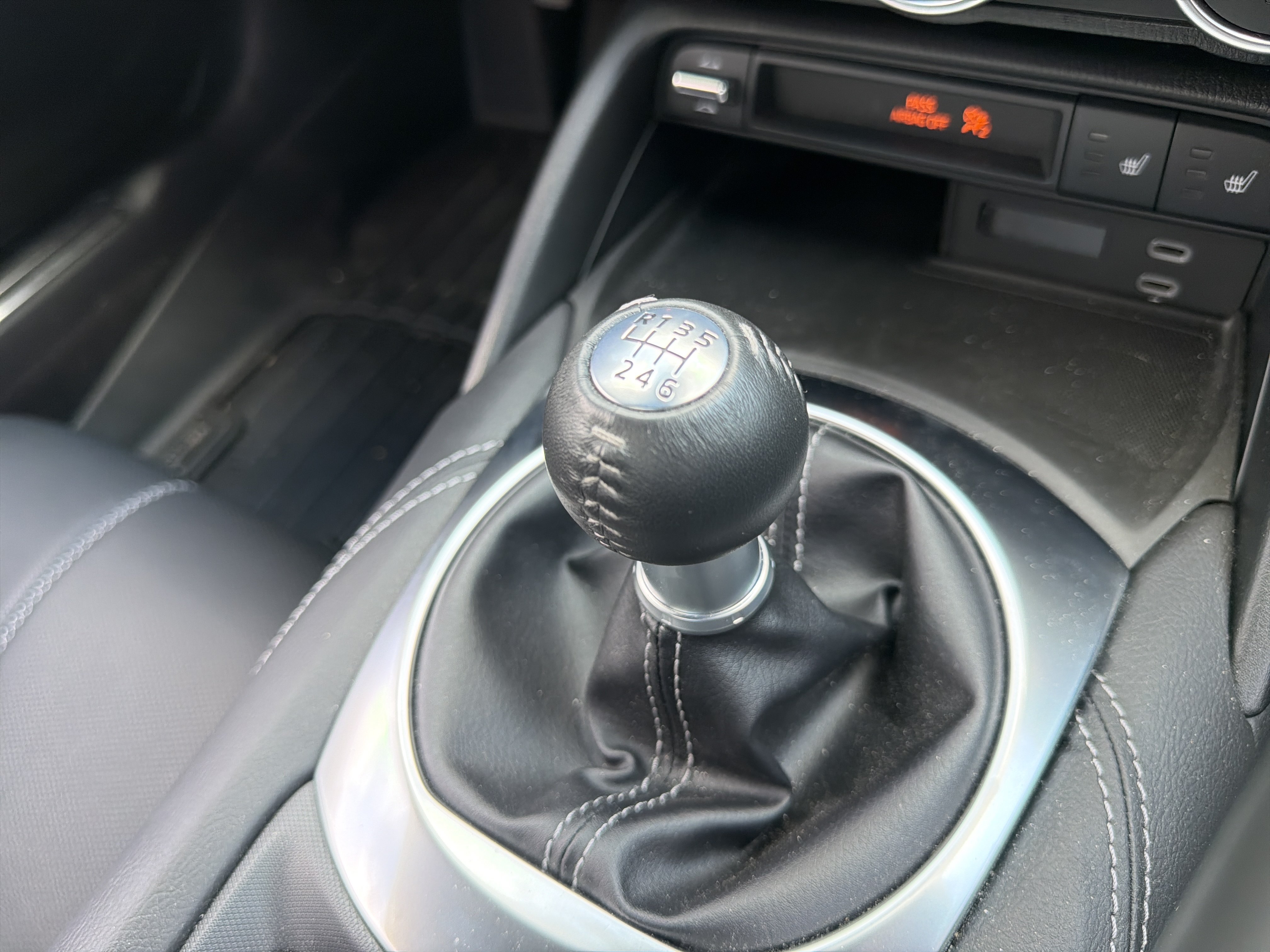 Used 2024 MAZDA MX-5 Miata RF Grand Touring RWD image 9