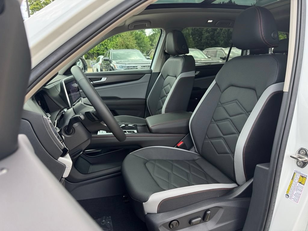 New 2026 Volkswagen Atlas Peak Edition AWD/4WD image 5