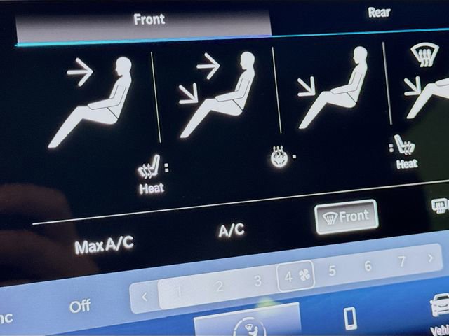 Used 2022 Chrysler Pacifica Touring-L image 19