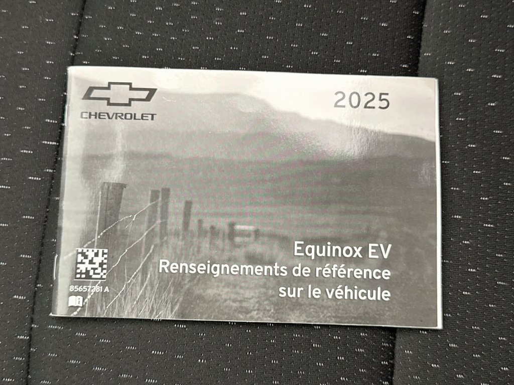 Used 2025 Chevrolet Equinox EV LT FWD image 39