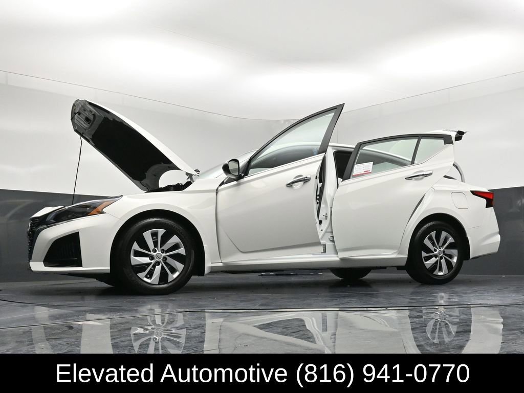 Used 2025 Nissan Altima 2.5 S FWD image 36