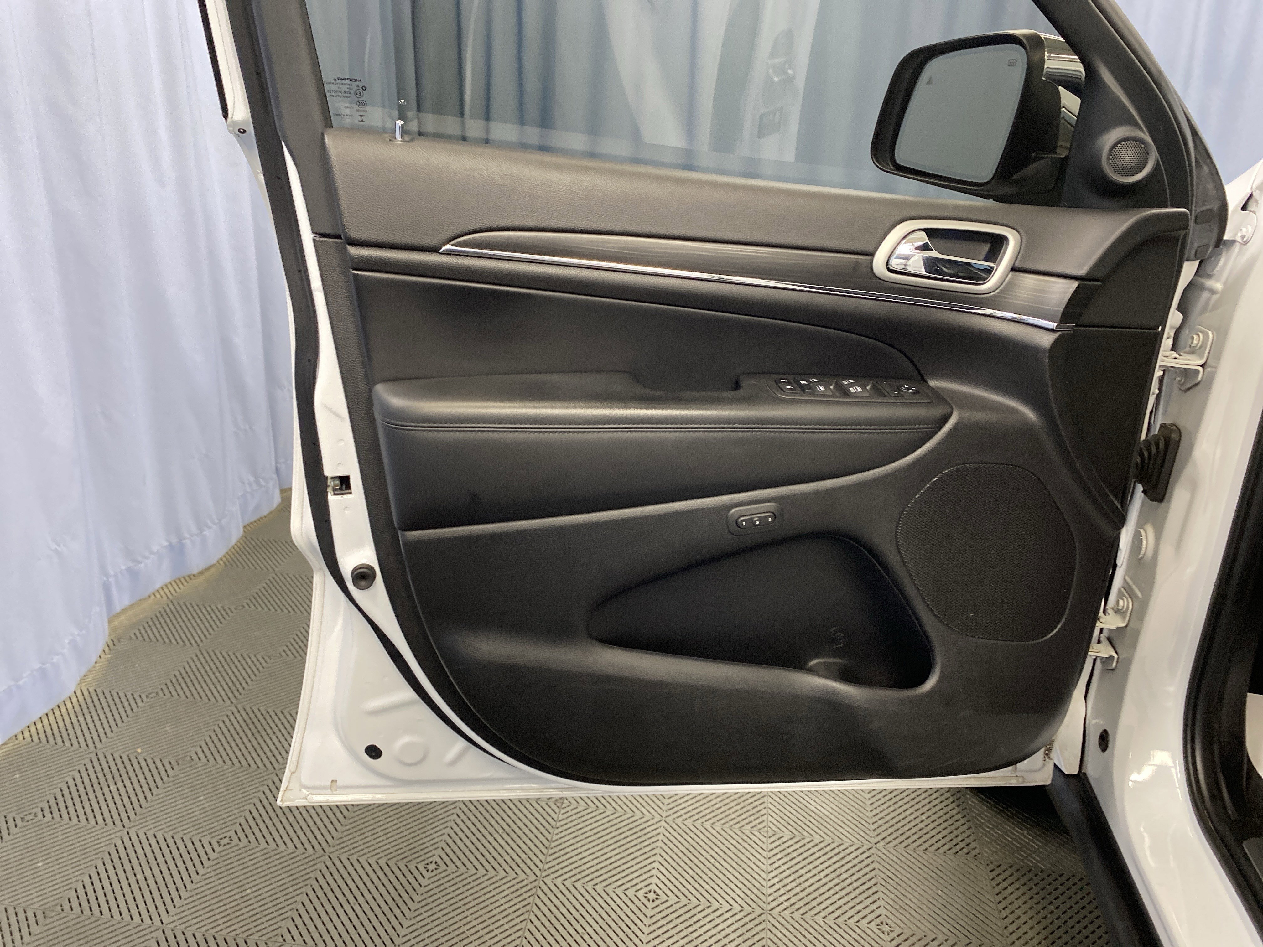 Certified 2022 Jeep Grand Cherokee Limited image 11