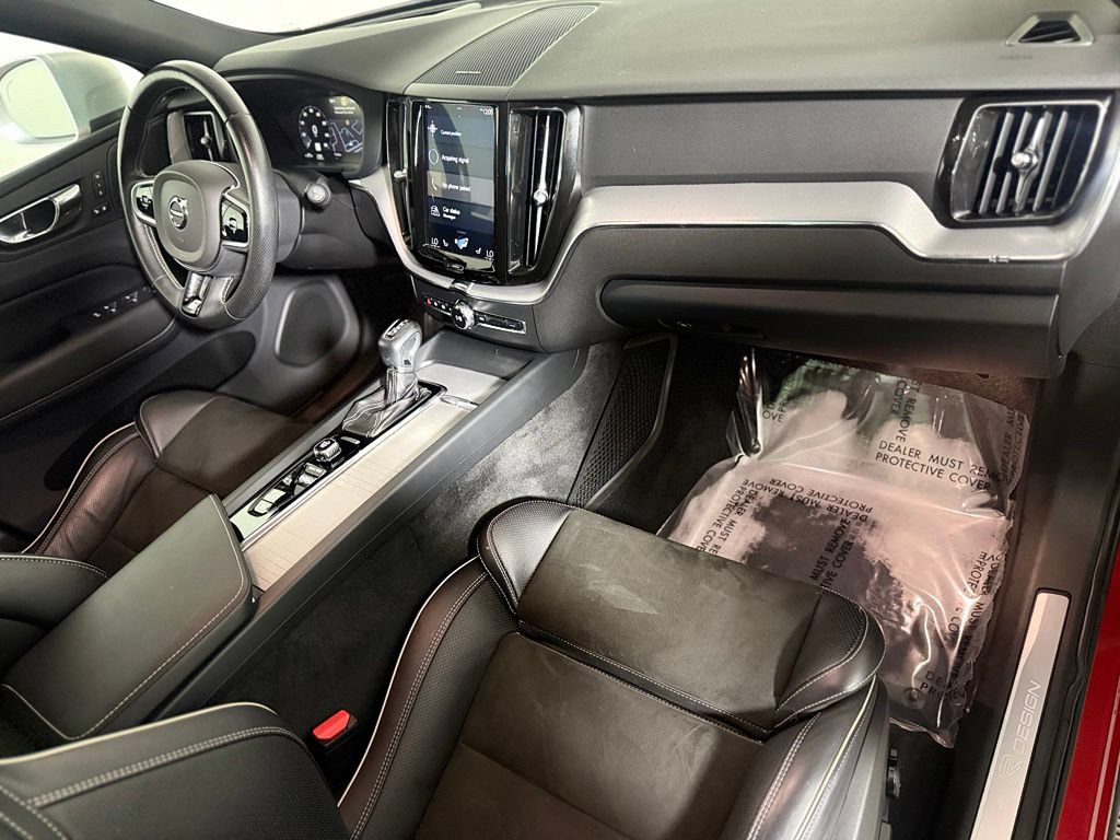 Used 2019 Volvo XC60 T5 R-Design AWD/4WD image 26