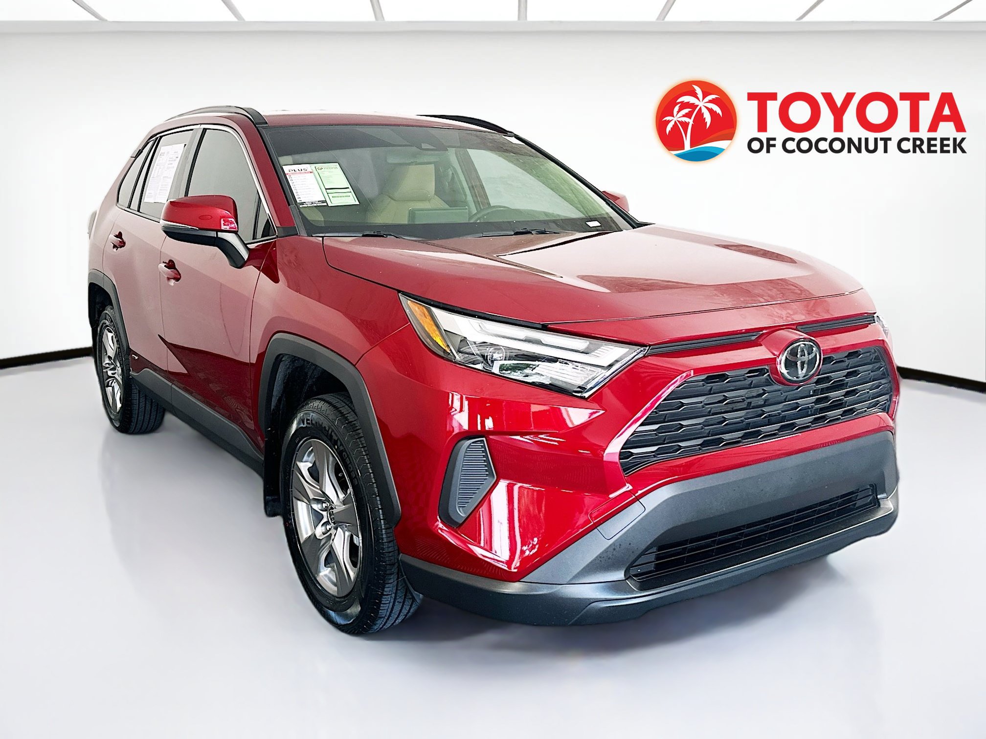 Used 2025 Toyota RAV4 LE AWD/4WD image 1