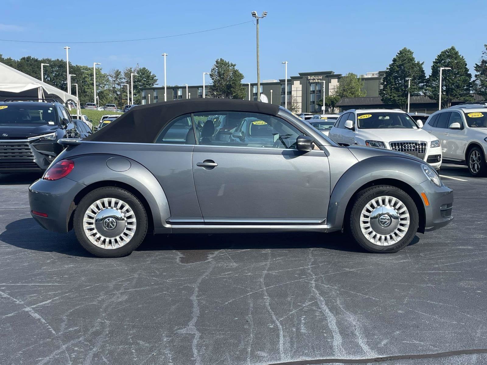 Used 2016 Volkswagen Beetle 1.8T S FWD image 8
