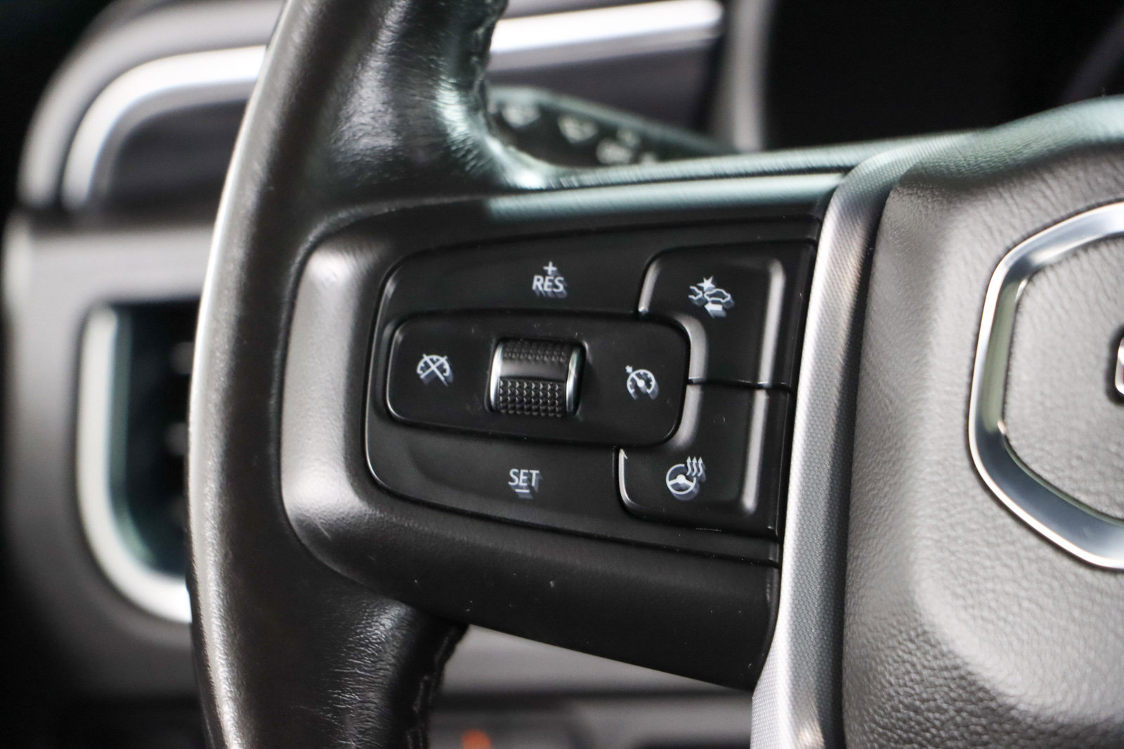 Used 2021 GMC Yukon SLT image 14