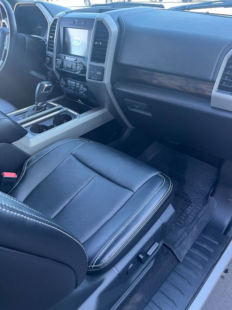 Used 2019 Ford F150 Lariat image 14