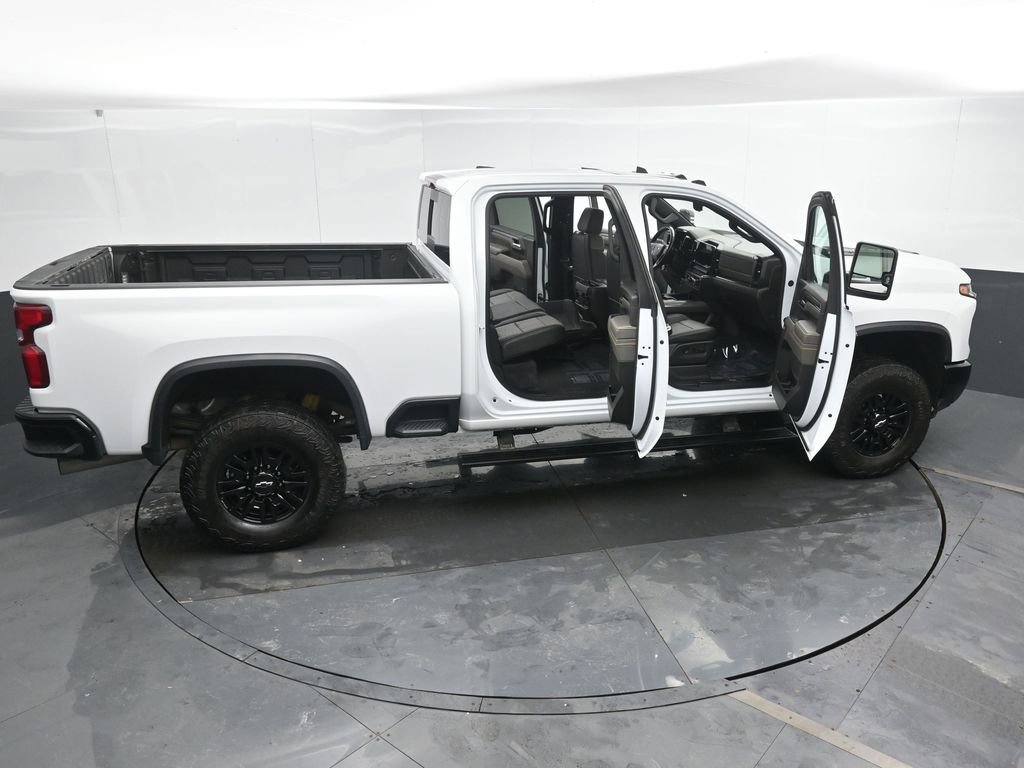 Used 2024 Chevrolet Silverado 2500 ZR2 w/ Technology Package image 55