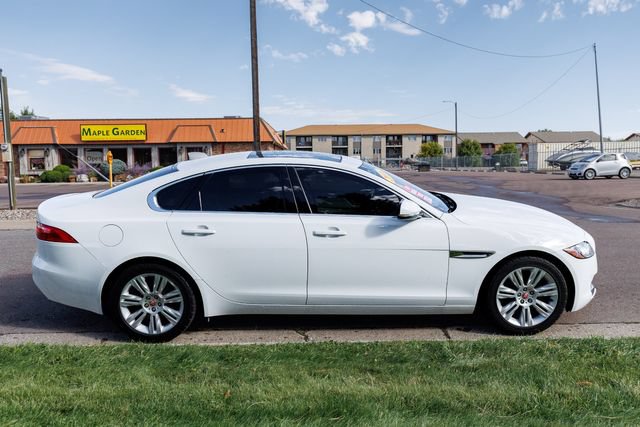 Used 2017 Jaguar XF Premium AWD/4WD image 4
