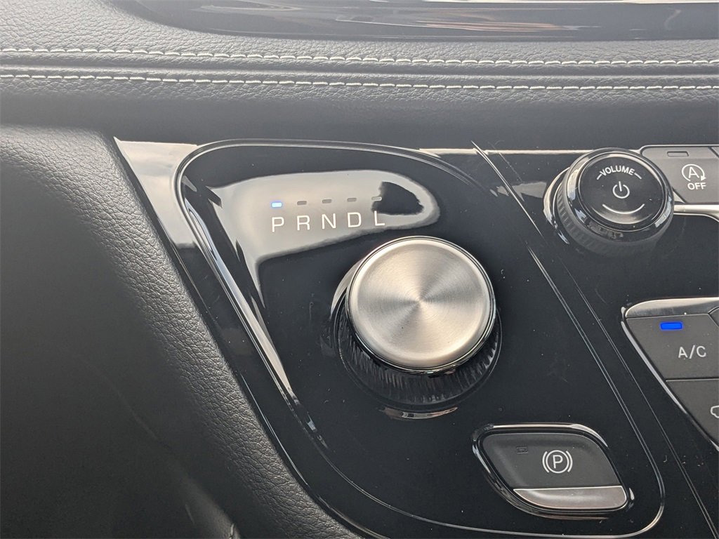 New 2026 Chrysler Pacifica Limited image 32