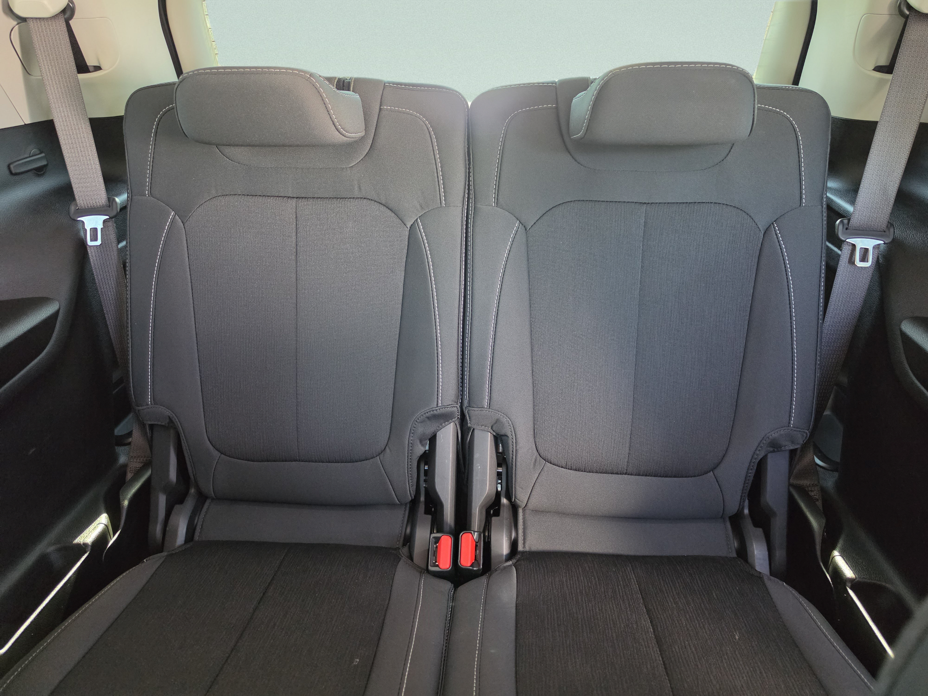 Used 2024 Jeep Grand Cherokee L Laredo RWD image 22
