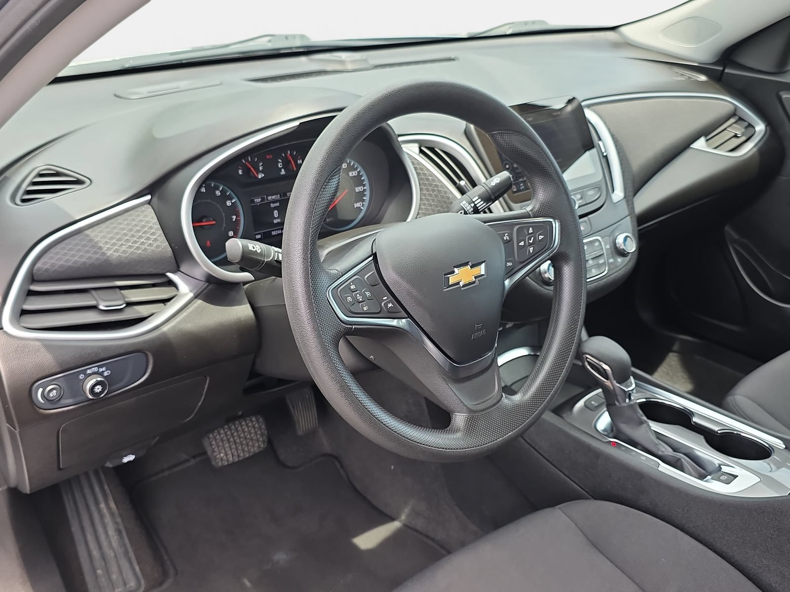 Used 2024 Chevrolet Malibu LT FWD image 15