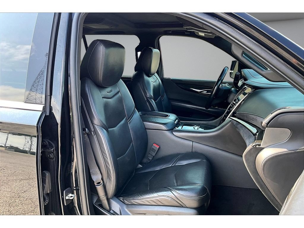 Used 2019 Cadillac Escalade ESV Platinum AWD/4WD image 50
