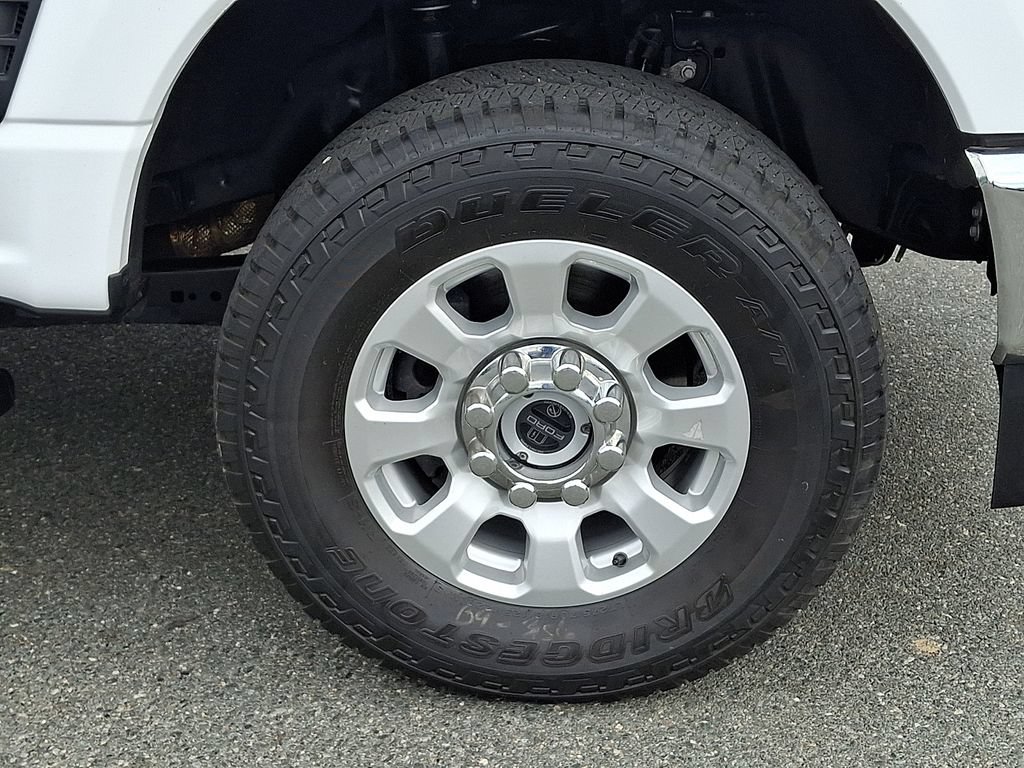 Used 2024 Ford F250 XLT AWD/4WD image 8