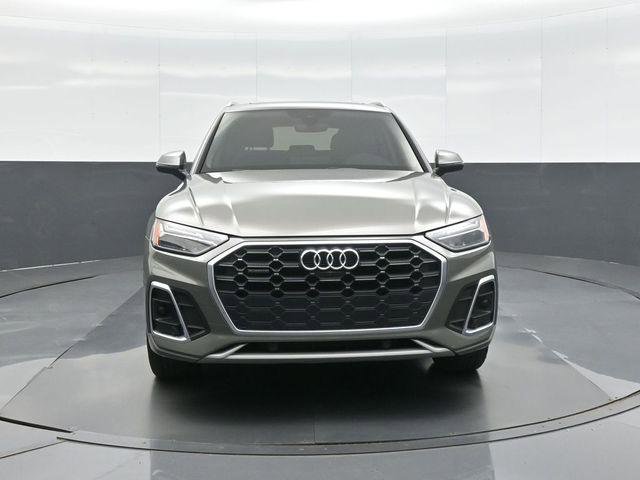 Used 2023 Audi Q5 2.0T Premium Plus w/ Premium Plus Package AWD/4WD image 2