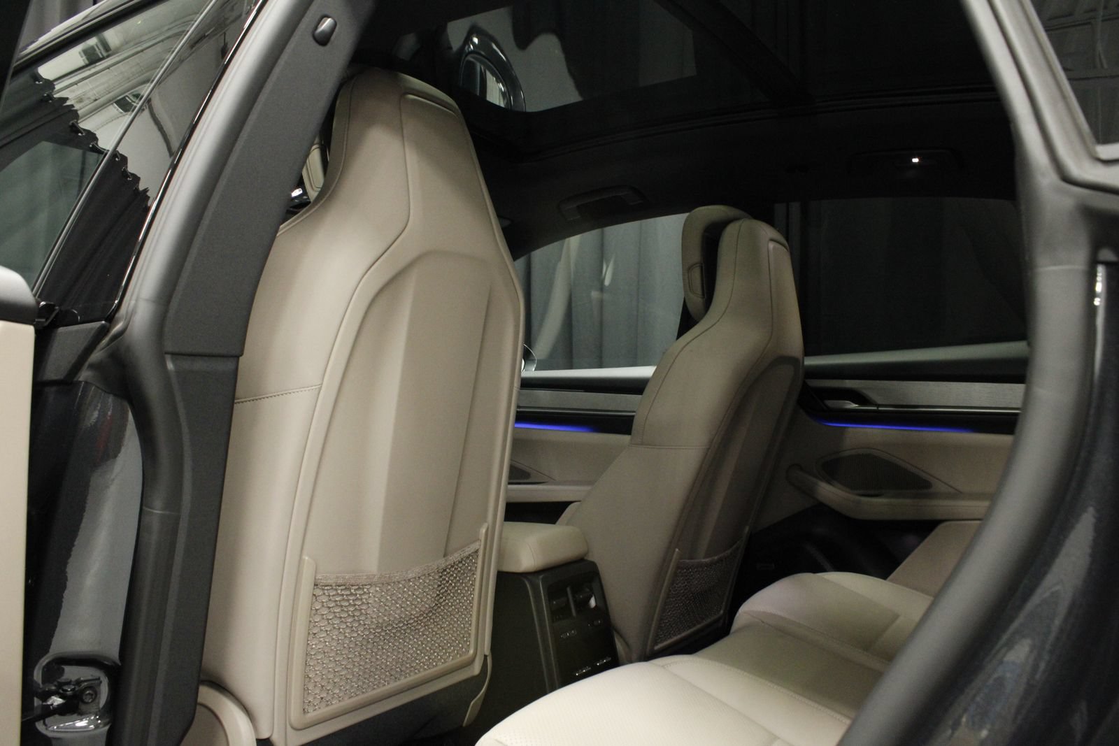 Certified 2025 Porsche Macan 4 Electric AWD/4WD image 20
