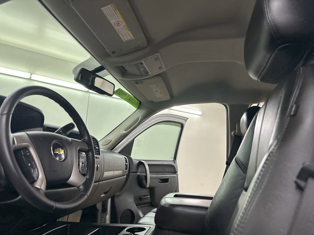 Used 2011 Chevrolet Silverado 2500 LT w/ Interior Plus Package AWD/4WD image 33
