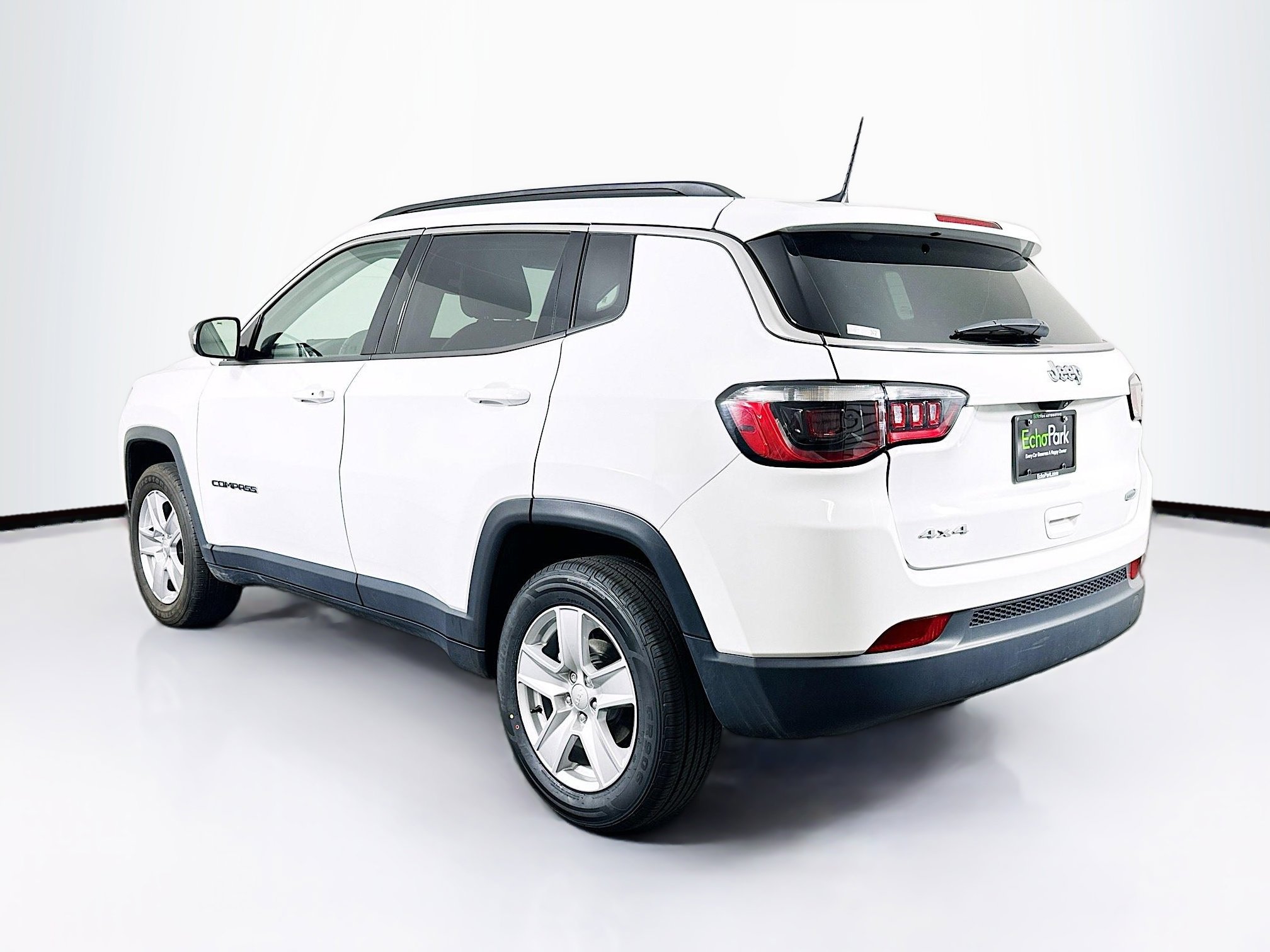 Used 2022 Jeep Compass Latitude w/ Convenience Group AWD/4WD image 5